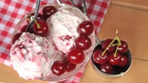 Gelato fatto in casa senza gelatiera: la ricetta perfetta per rendere perfetta la tua estate!