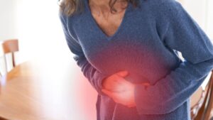 Il tumore allo stomaco si sviluppa in modo silenzioso: questi sono i primi segnali