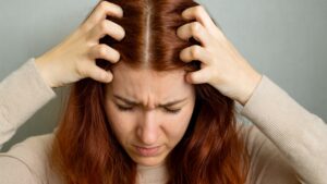 Ti prude la testa? Il tuo corpo sta cercando di dirti qualcosa