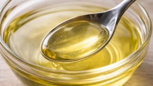 Questo olio previene la perdita dei capelli e fa ricrescere le sopracciglia