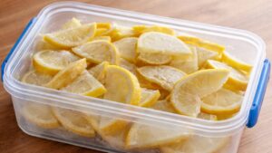 Perché dovresti congelare i limoni d’ora in poi